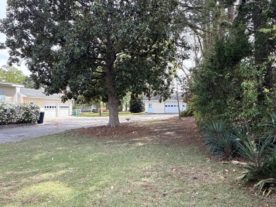 Home in Town in Washington, NC - Near Jack's Creek - image 32