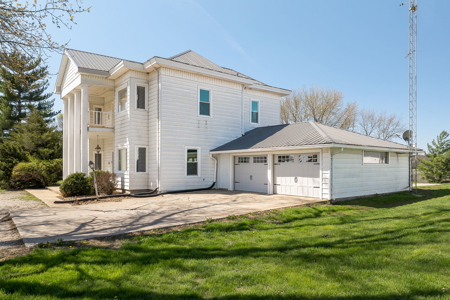 4 Bed 3 Bath Historic Home for Sale! - image 3