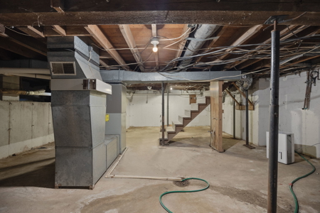 4 Bed 3 Bath Historic Home for Sale! - image 40