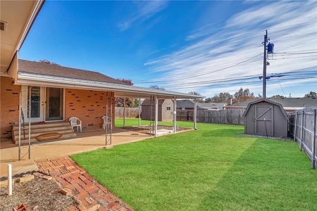 Three bedroom home for sale in Clinton, Ok! - image 15