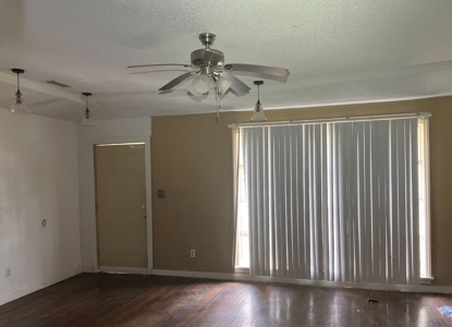 Home In Town Blytheville Arkansas - image 5