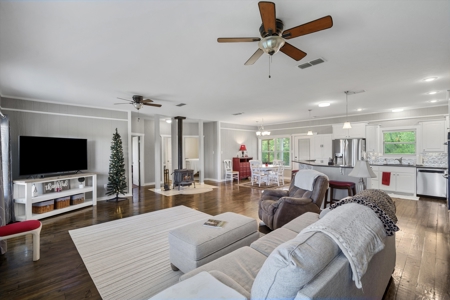 23.5 Acres 4BR-2BA Home Large Pond, Pasture in Winnsboro Texas - image 6