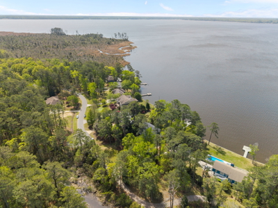 4BR Luxury Home on Pamlico River with Boat Slip - image 11