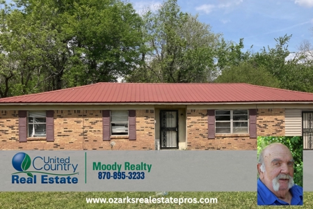 Home With Income Potential In Blytheville Arkansas - image 1