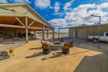 525+/- Acre Hunting Lodge for Sale in Sportsmans Paradise - image 4