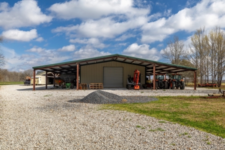 525+/- Acre Hunting Lodge for Sale in Sportsmans Paradise - image 3