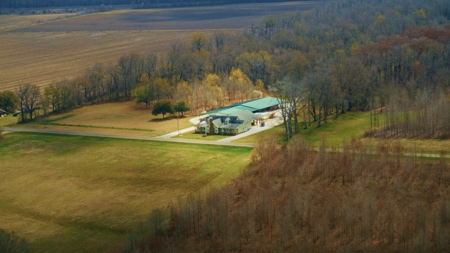 525+/- Acre Hunting Lodge for Sale in Sportsmans Paradise - image 1