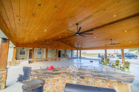 525+/- Acre Hunting Lodge for Sale in Sportsmans Paradise - image 25