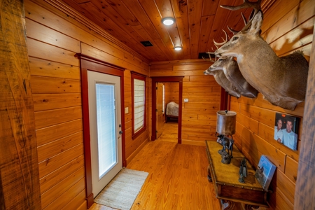 525+/- Acre Hunting Lodge for Sale in Sportsmans Paradise - image 13