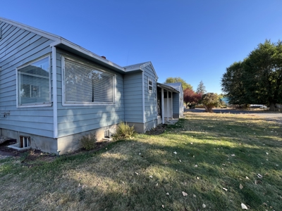Eastern Oregon Three Bedroom Home Located in Hines - image 32
