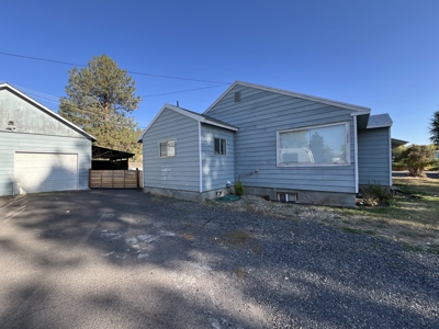 Eastern Oregon Three Bedroom Home Located in Hines - image 44