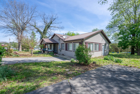 Missouri Ozarks Country Style Home in Town | Oregon County - image 8