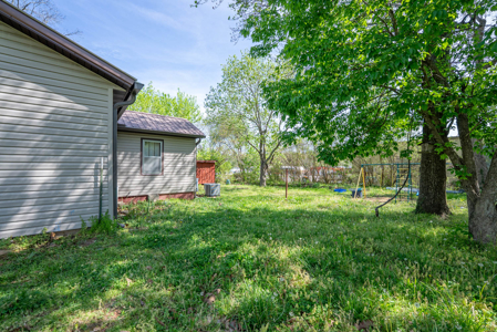 Missouri Ozarks Country Style Home in Town | Oregon County - image 35