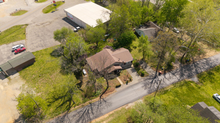 Missouri Ozarks Country Style Home in Town | Oregon County - image 48
