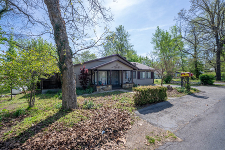 Missouri Ozarks Country Style Home in Town | Oregon County - image 5