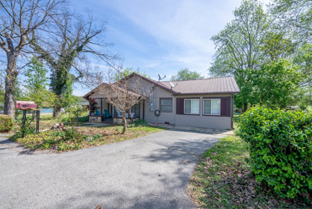 Missouri Ozarks Country Style Home in Town | Oregon County - image 7