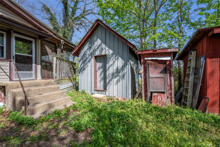 Missouri Ozarks Country Style Home in Town | Oregon County - image 39