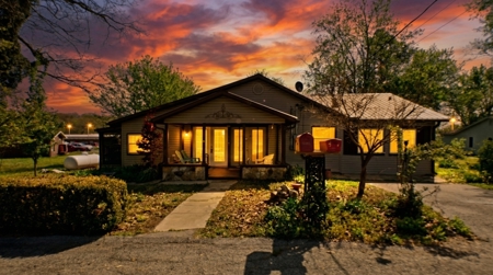 Missouri Ozarks Country Style Home in Town | Oregon County - image 3