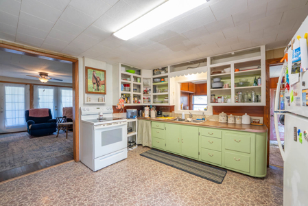 Missouri Ozarks Country Style Home in Town | Oregon County - image 18