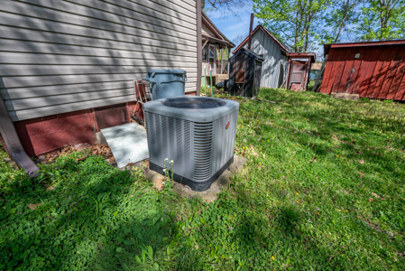 Missouri Ozarks Country Style Home in Town | Oregon County - image 36