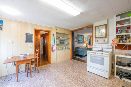 Missouri Ozarks Country Style Home in Town | Oregon County - image 19