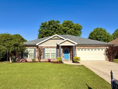 Hidden Lakes East Home w/ Porch, Deck & Lake Access - image 1