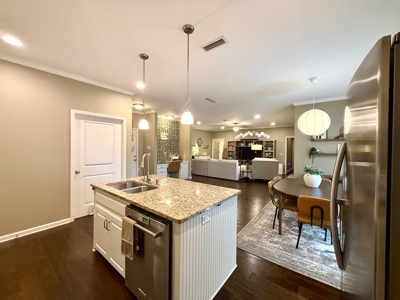 Hidden Lakes East Home w/ Porch, Deck & Lake Access - image 12