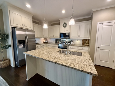 Hidden Lakes East Home w/ Porch, Deck & Lake Access - image 10