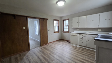 Charming Home with Workshop and Enclosed Porch! - image 6