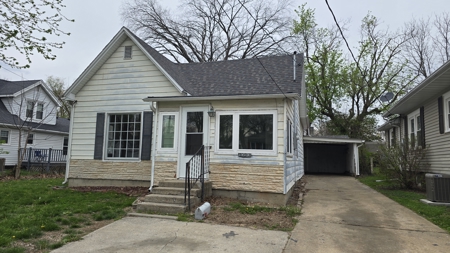 Charming Home with Workshop and Enclosed Porch! - image 1