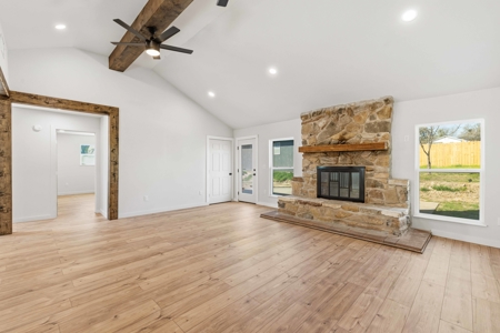 Fully remodeled 4/3 home offering 2,099 sq ft in Comanche Texas - image 4