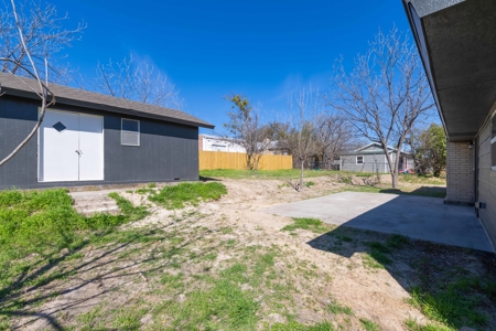Fully remodeled 4/3 home offering 2,099 sq ft in Comanche Texas - image 30