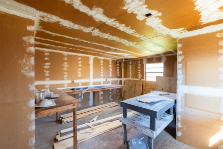 Fully remodeled 4/3 home offering 2,099 sq ft in Comanche Texas - image 37