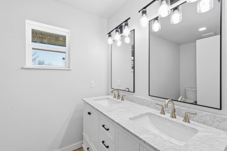 Fully remodeled 4/3 home offering 2,099 sq ft in Comanche Texas - image 20