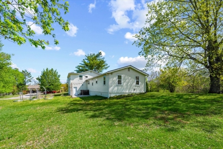 Country Home for Sale in Davidson County, Tennessee - image 4