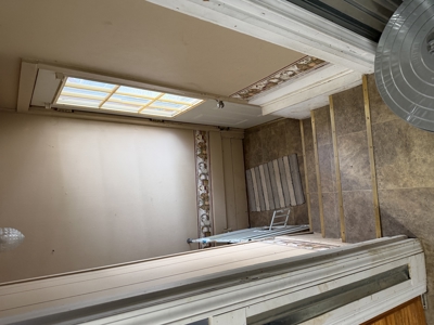 Newton Gem with 2 Garages, Patio Retreat and Prime Location - image 14