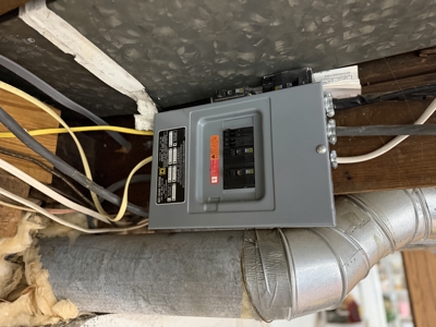 Newton Gem with 2 Garages, Patio Retreat and Prime Location - image 20