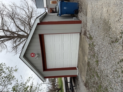 Newton Gem with 2 Garages, Patio Retreat and Prime Location - image 21