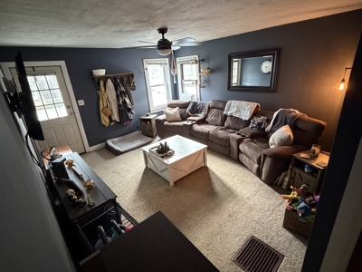 Newton Gem with 2 Garages, Patio Retreat and Prime Location - image 4