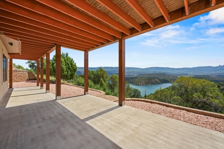 Mountain and Lake View Luxury Home near Ridgway and Telluride - image 28