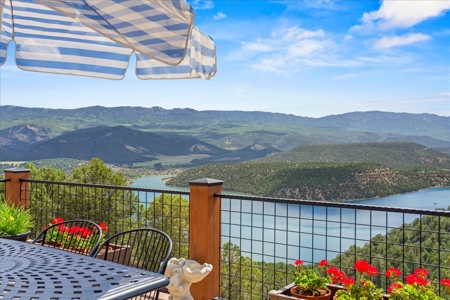 Mountain and Lake View Luxury Home near Ridgway and Telluride - image 40