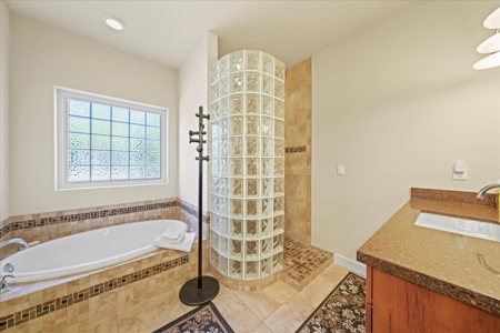 Mountain and Lake View Luxury Home near Ridgway and Telluride - image 17