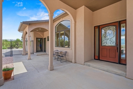 Mountain and Lake View Luxury Home near Ridgway and Telluride - image 2