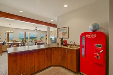 Mountain and Lake View Luxury Home near Ridgway and Telluride - image 25