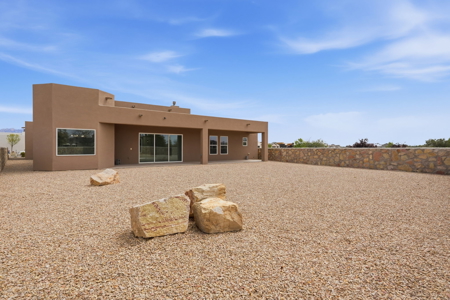 Refined Desert Living in Las Cruces, NM - image 40