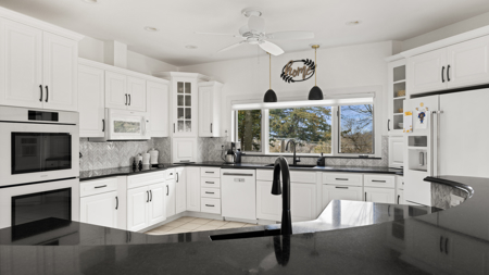 Extraordinary 35-Acre Executive Estate in La Crosse WI - image 9