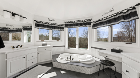 Extraordinary 35-Acre Executive Estate in La Crosse WI - image 17