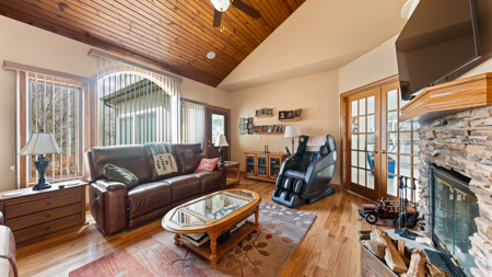 Extraordinary 35-Acre Executive Estate in La Crosse WI - image 8