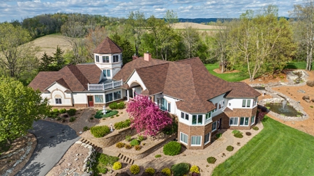 Extraordinary 35-Acre Executive Estate in La Crosse WI - image 1