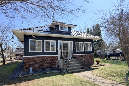 Home in the City of Marion For Sale - image 1